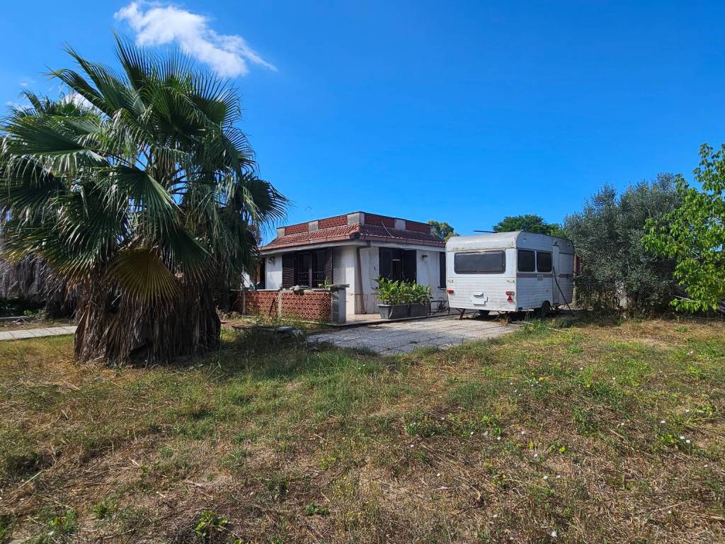 Villa a Aprilia in Via Simeri - Foto 3