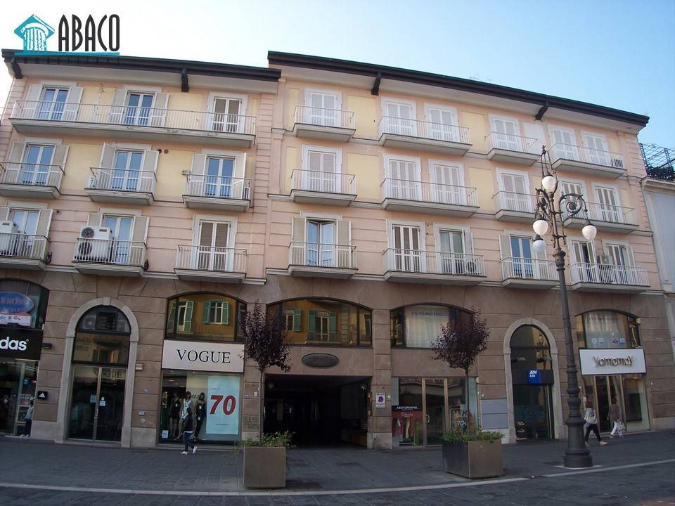 Box / garage a Avellino in Corso Vittorio Emanuele, 101 - Foto 2