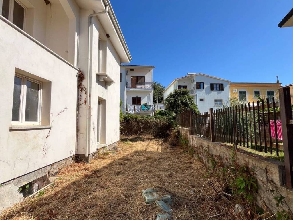 Villa a Lotzorai in Via Sebastiano Satta - Foto 5