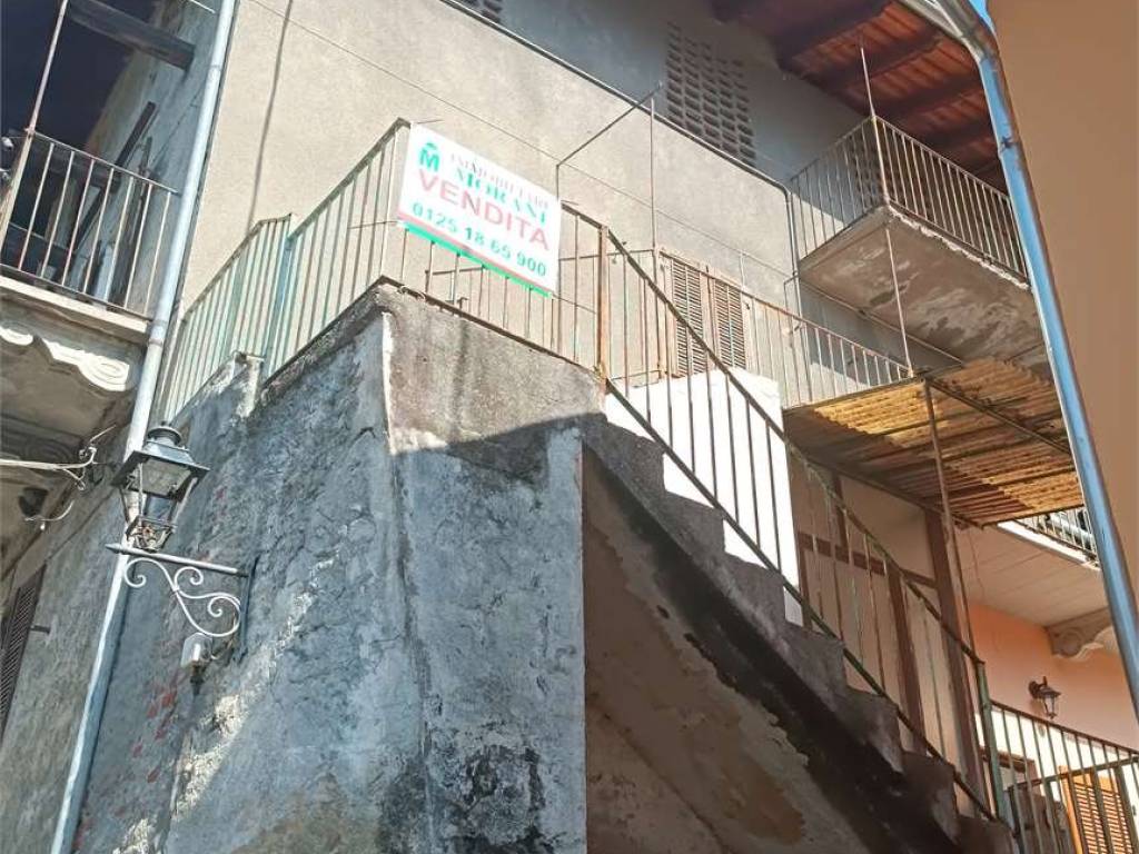 Casa indipendente a Donnas in Via Rovarey - Foto 3