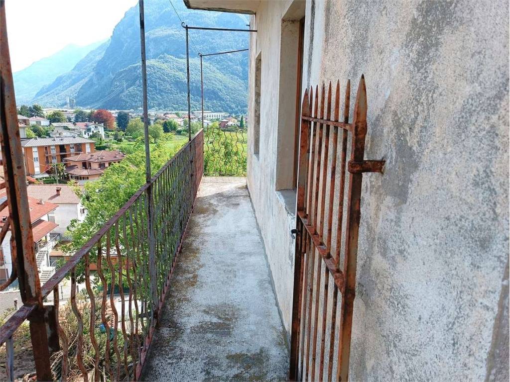 Casa indipendente a Pont-saint-martin in Via Aldo Chenuil - Foto 3