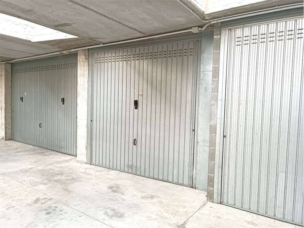 Box / garage a Pont-saint-martin in Via Circonvallazione - Foto 2