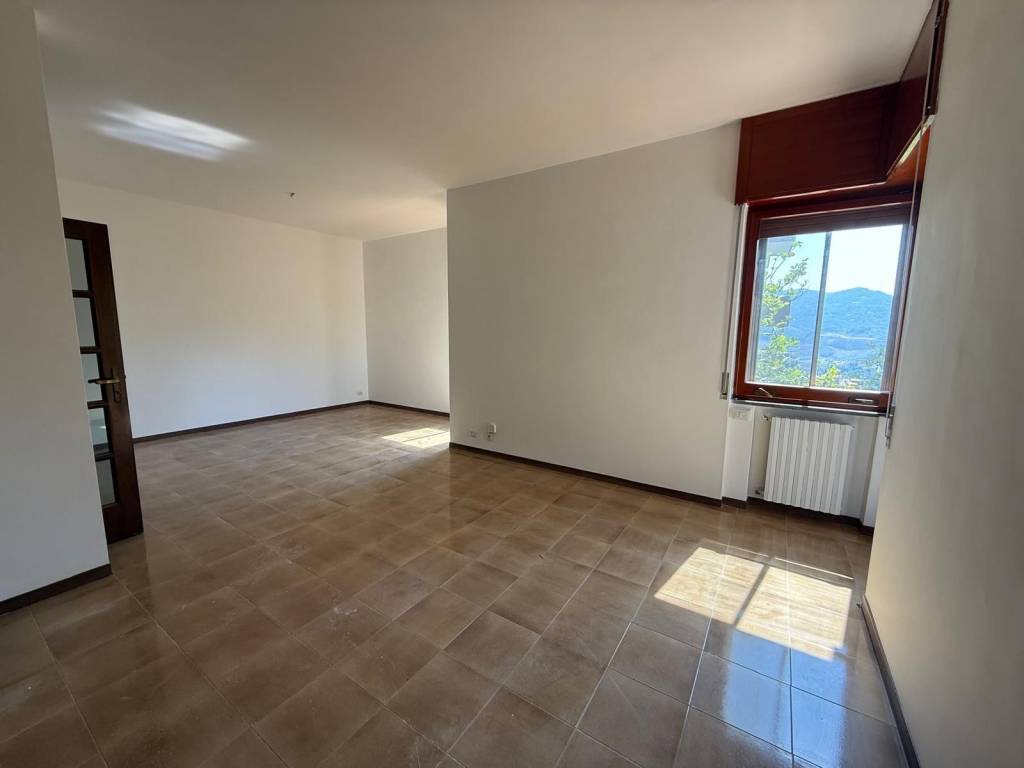 Appartamento a Salerno in Via La Mennolella, 124 - Foto 4