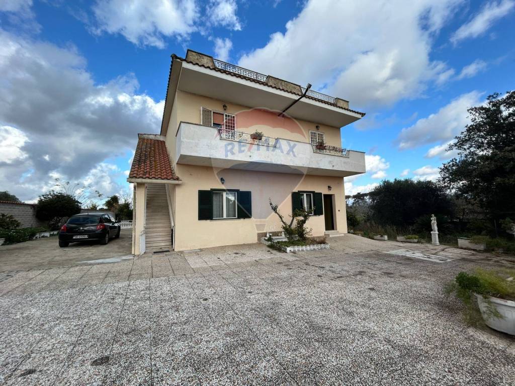Villa a Aprilia in via dei rutuli, 95 - Foto 2