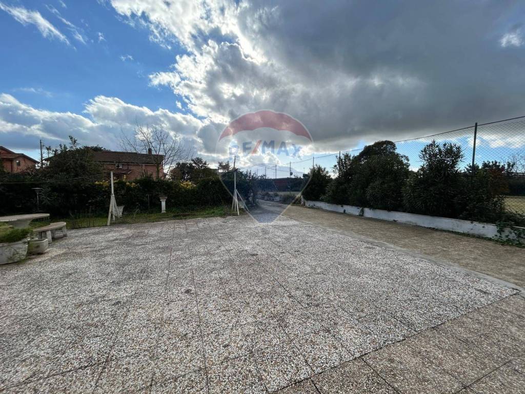 Villa a Aprilia in via dei rutuli, 95 - Foto 4