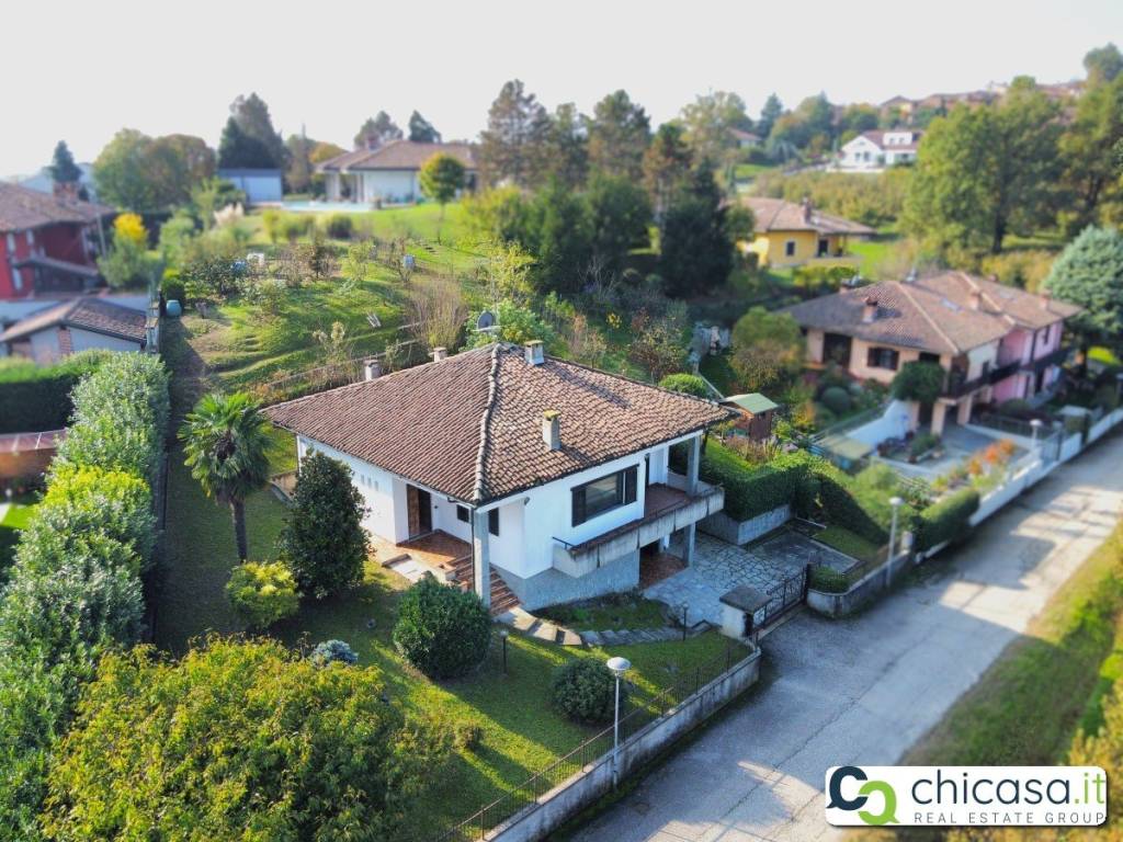 Villa a Roddi in Via Alba, 10 - Foto 2