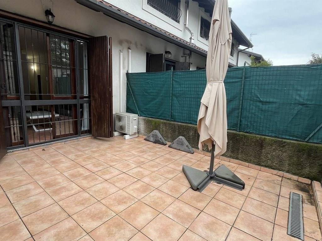 Villetta a schiera a Caronno pertusella in VIA MANZONI, 79 - Foto 3