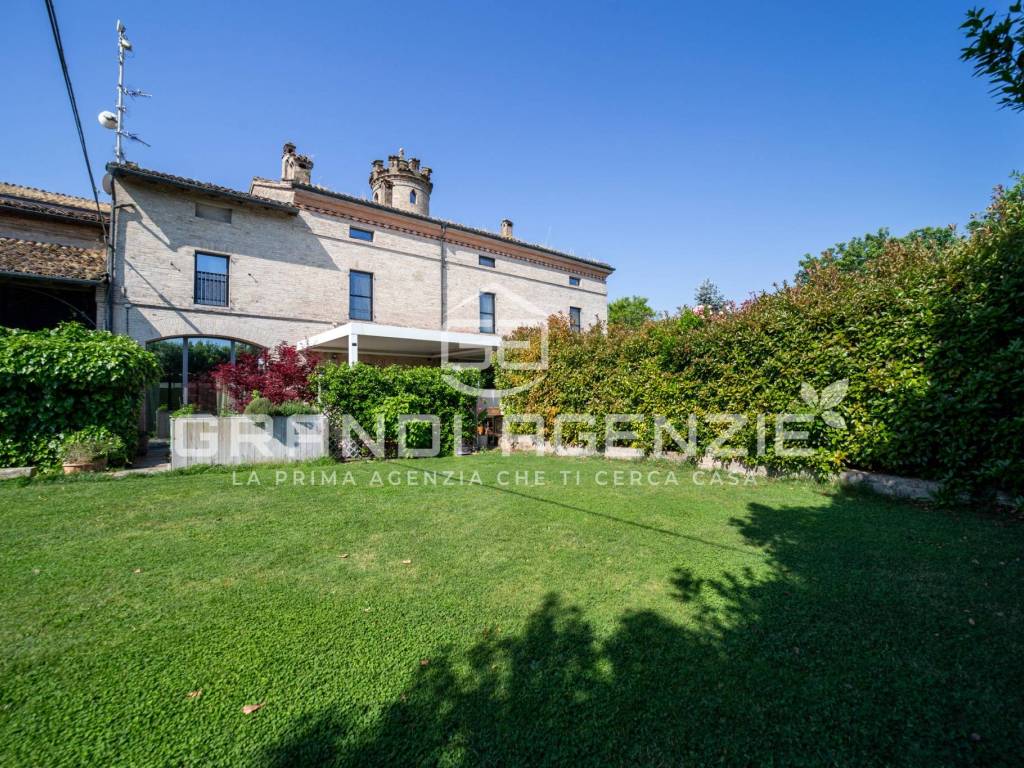 Villa a Soragna in Strada di Gazzolo, 32 - Foto 2