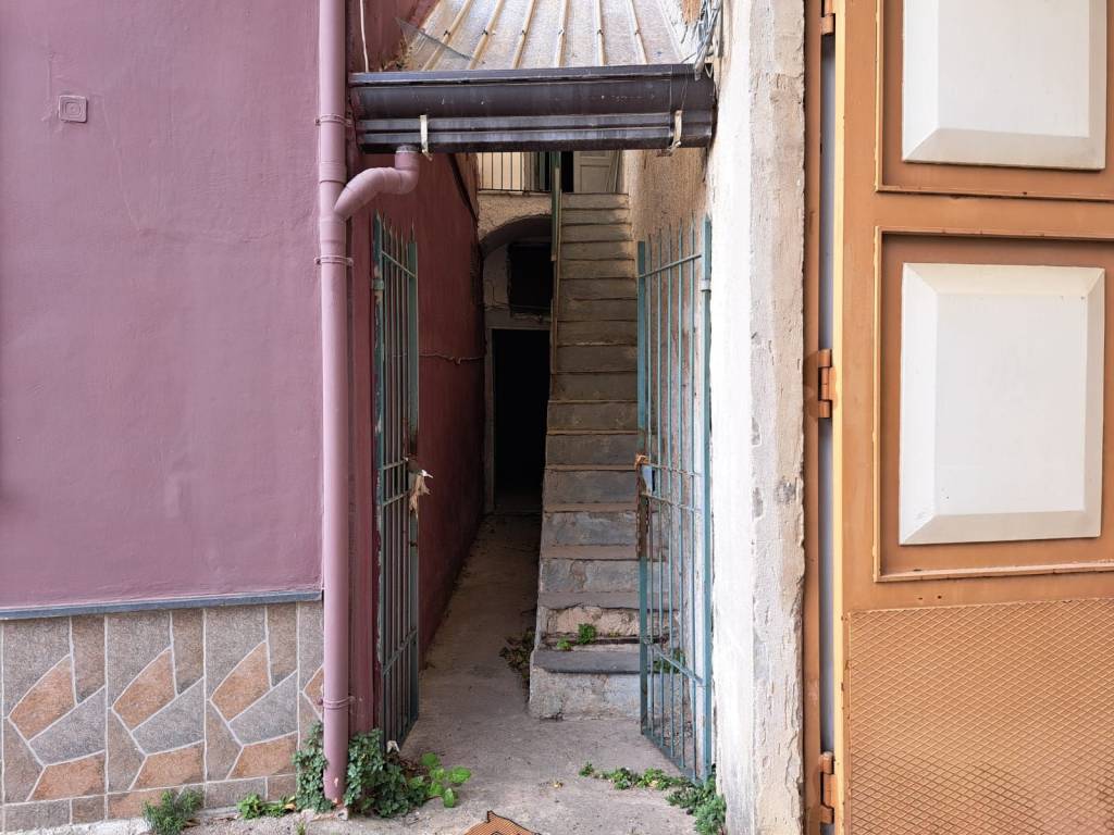 Casa indipendente a Maddaloni in Via Ponte Carolino - Foto 2