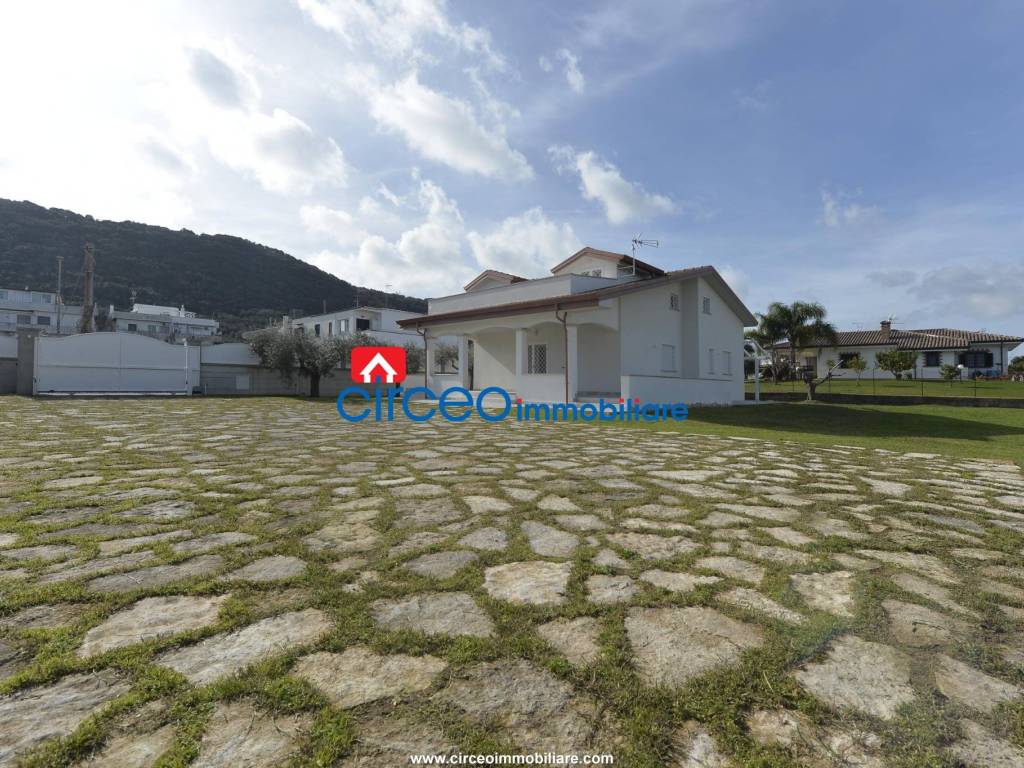 Villa a San felice circeo in Via Tommaso Tittoni, 32 - Foto 3