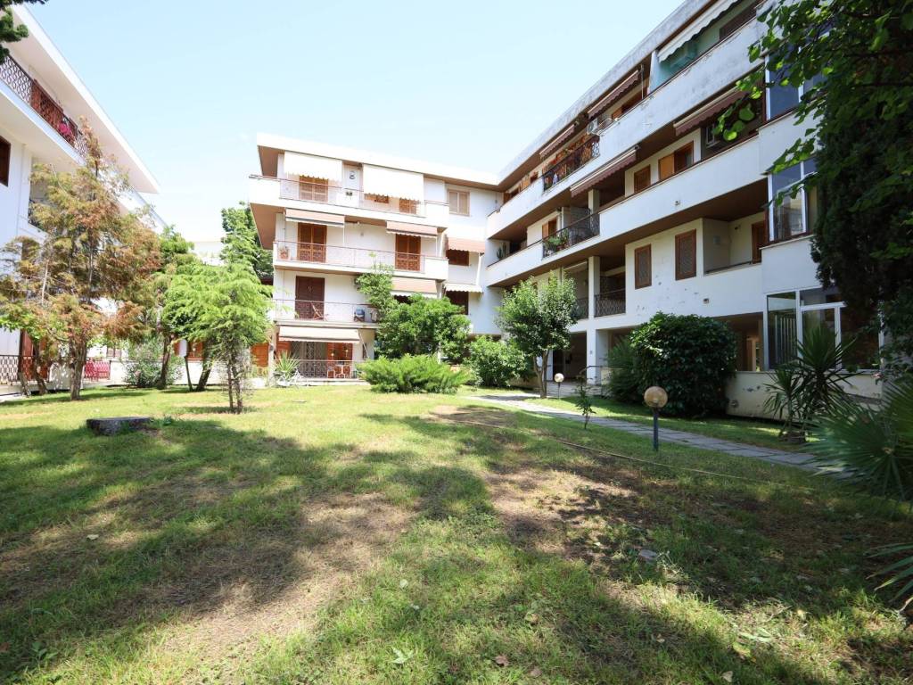 Appartamento a Roseto degli abruzzi in Via Teofilo Patini, 2 - Foto 2