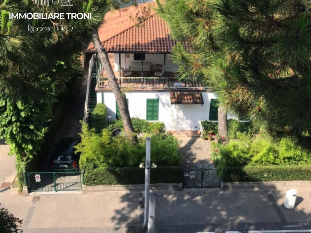Villa a Riccione in Viale Dante Alighieri, 81 - Foto 2