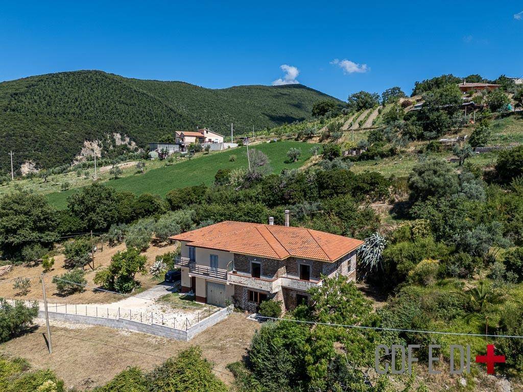 Villa a Salisano in Via Montefalcone - Foto 4