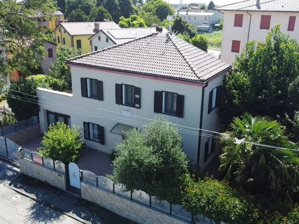 Villa a Terre del reno in Via Martiri della Libertà, 55 - Foto 2
