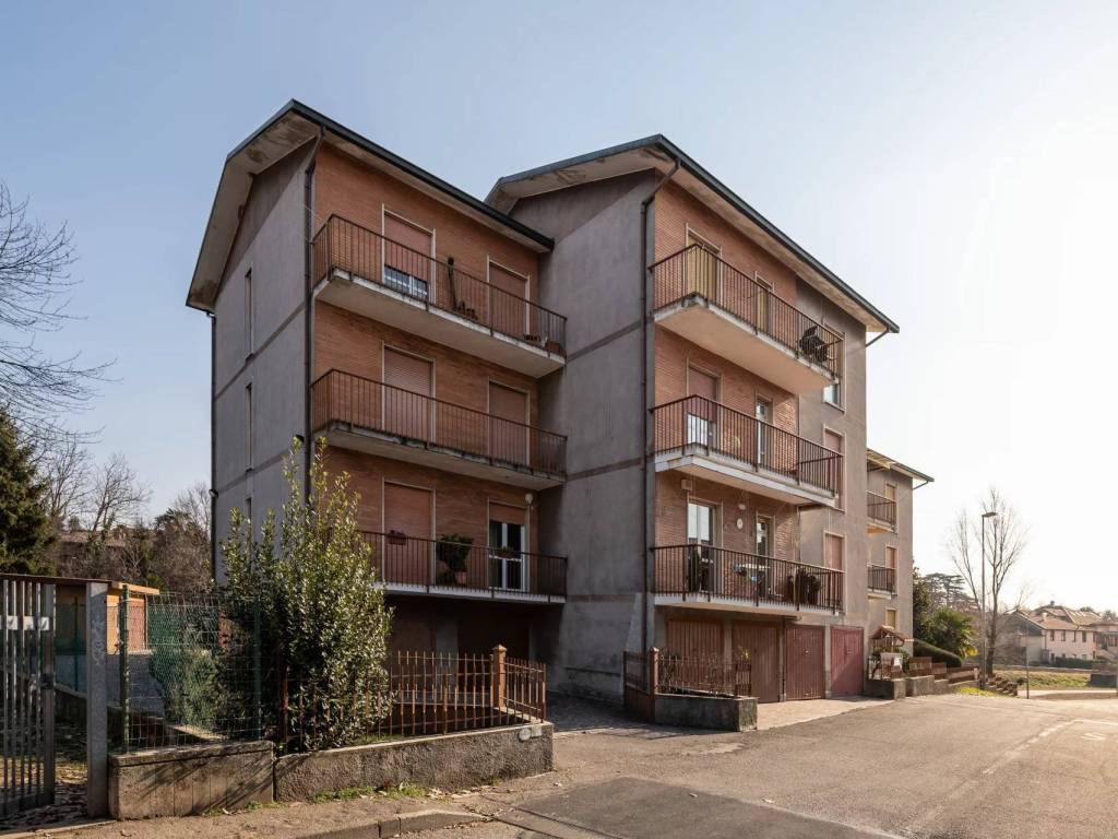 Box / garage a Besana in brianza in Via Don Francesco Manzoni 15. - Foto 3