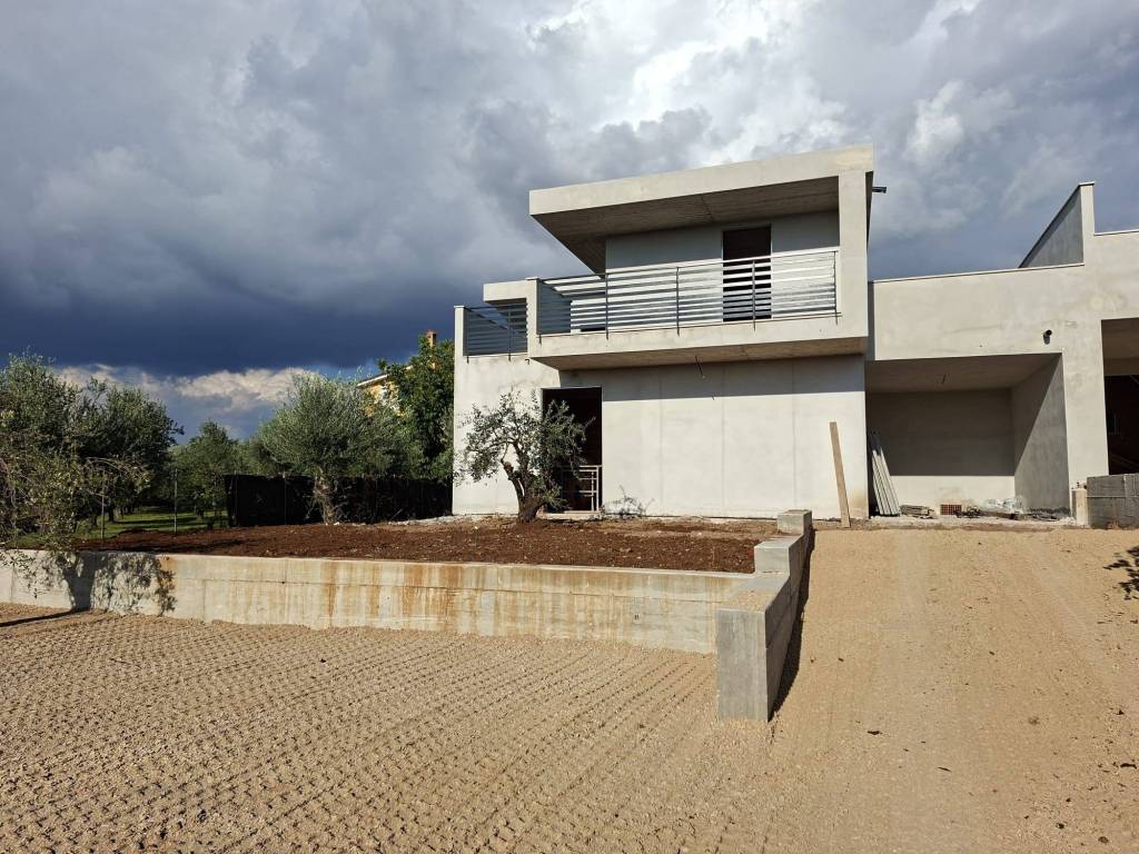 Villa a Cisterna di latina in Via Giovanni da Verrazzano, 21 - Foto 4