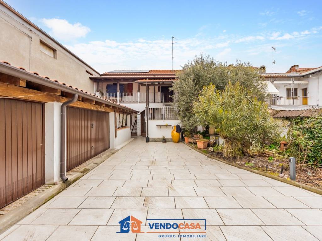 Villa a Vercelli in Strada Provinciale Asigliano - Foto 2