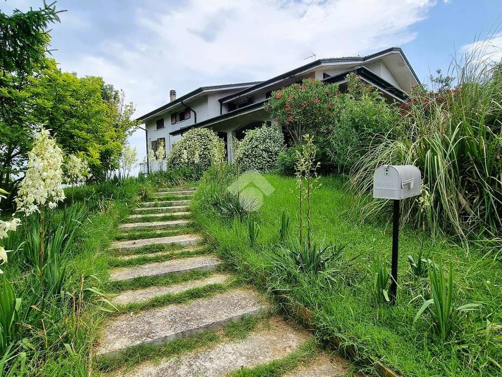 Villa a Bagnolo san vito - Foto 2