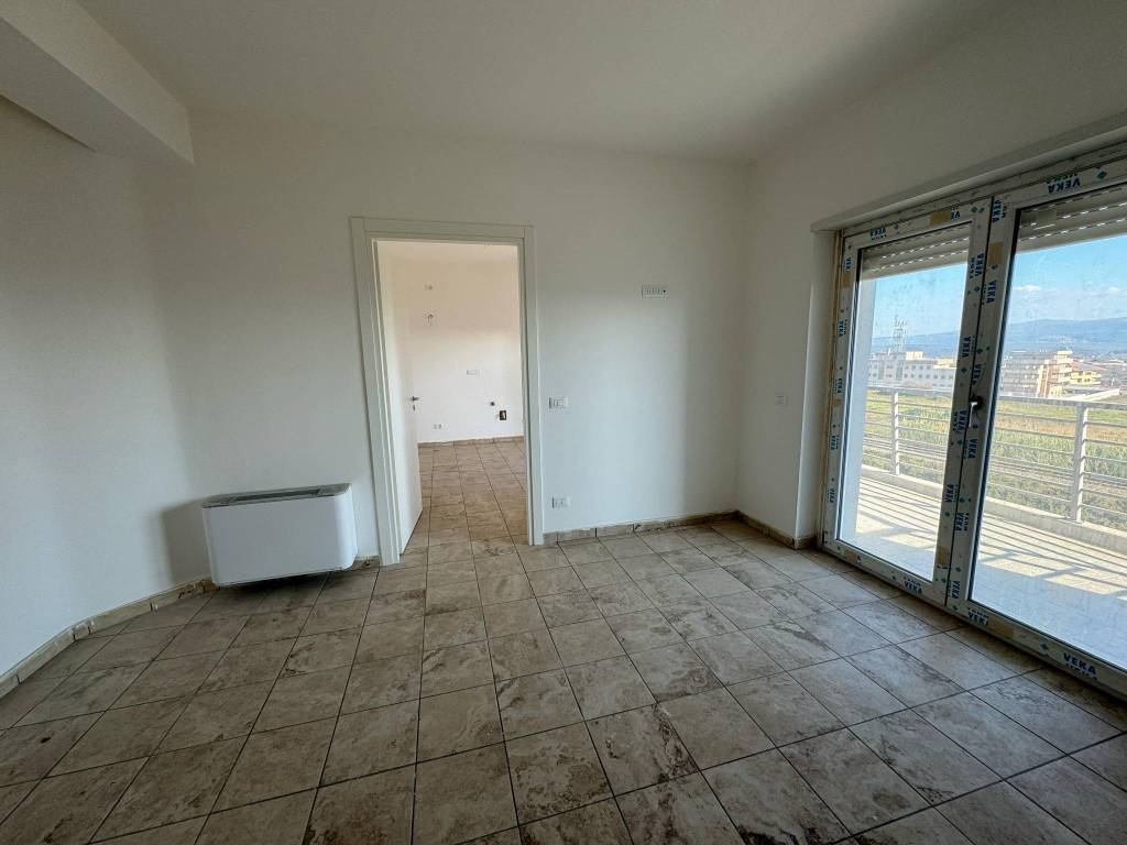 Appartamento a Lamezia terme in Via Isaac Newton - Foto 3