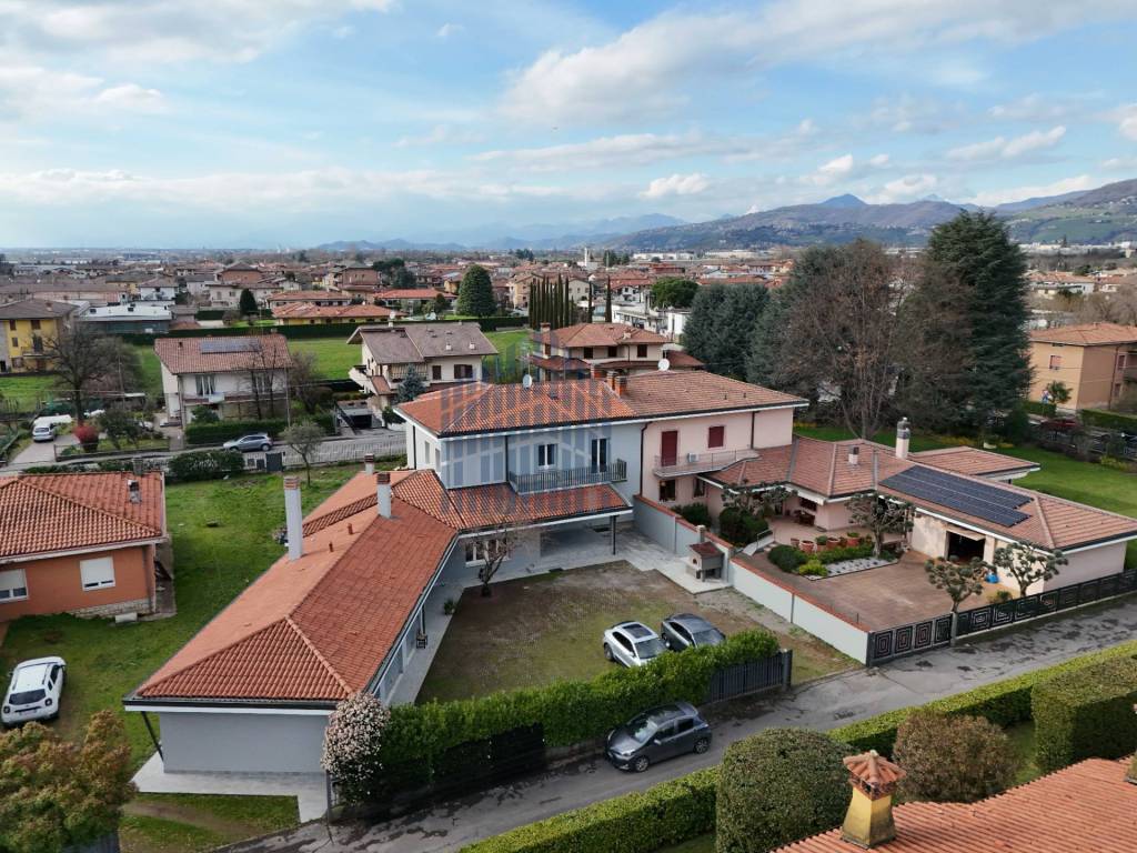 Villa a Castelli calepio in Via Fratelli Pagani, 23 - Foto 5
