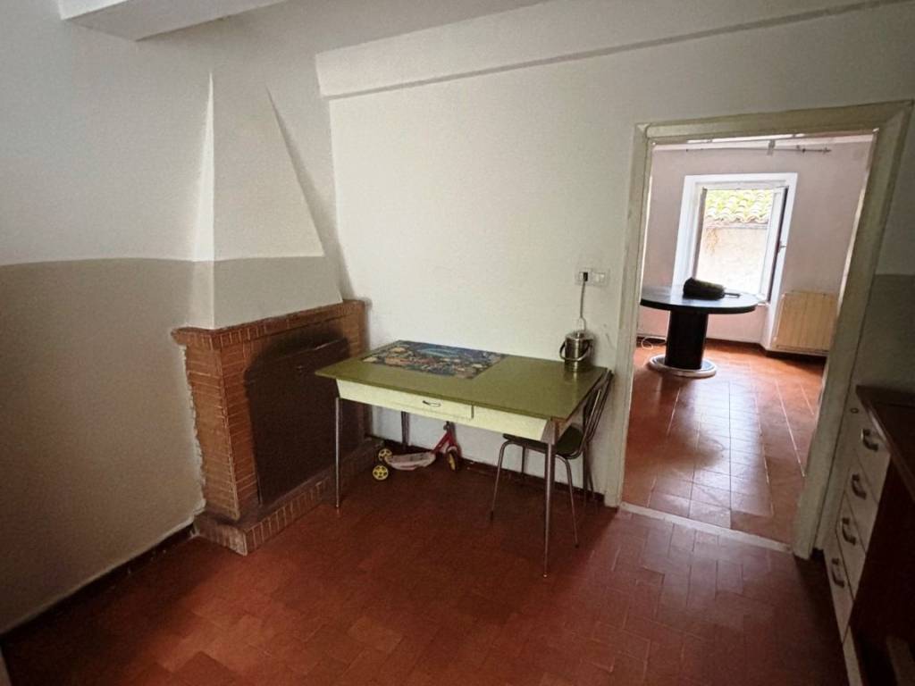 Casa indipendente a Esanatoglia - Foto 5