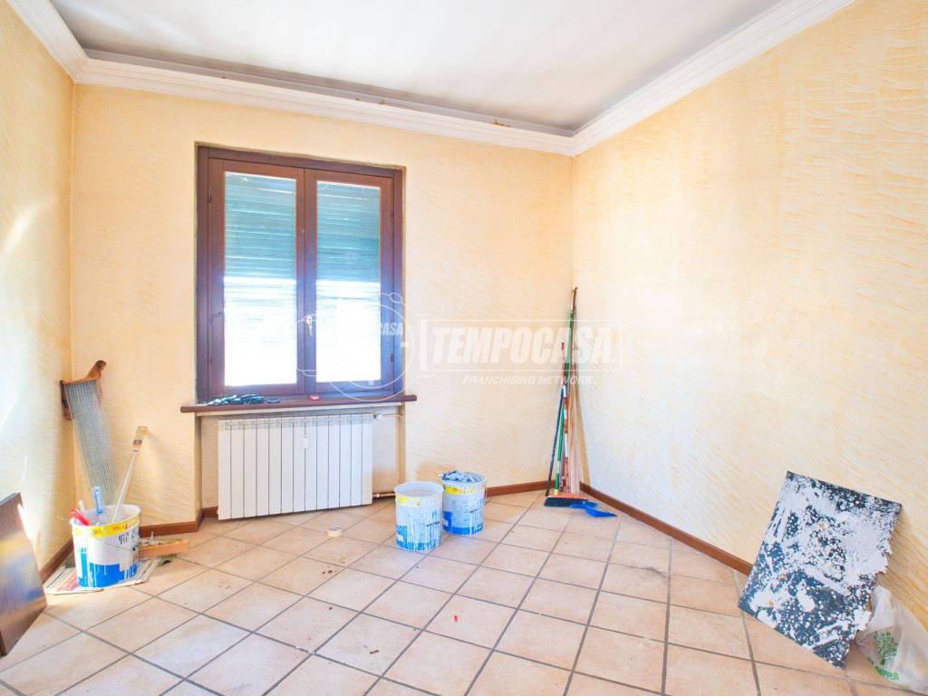 Appartamento a Galliate in Via Silvio Pellico - Foto 5