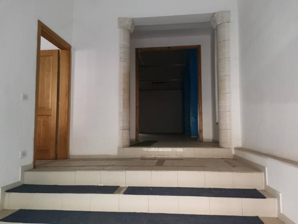 Palazzo / stabile a Poggibonsi in Piazza Giuseppe Mazzini - Foto 2