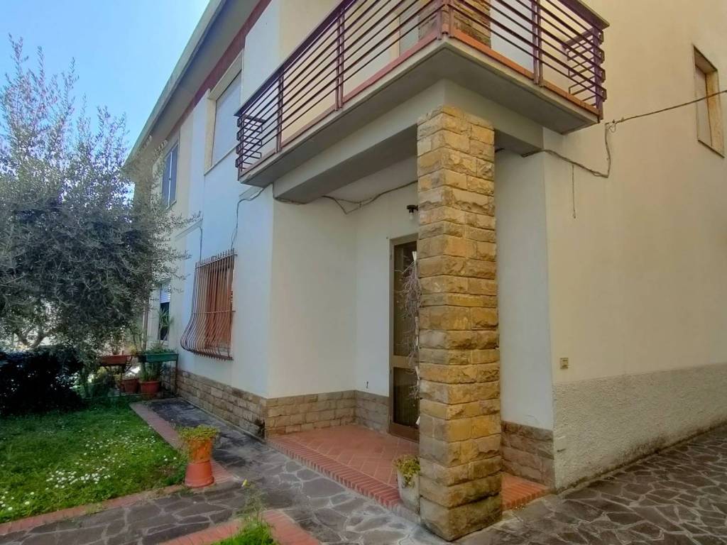 Casa indipendente a Prato in Via del Leone - Foto 3