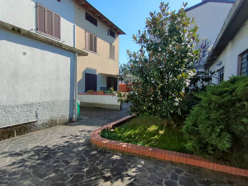 Casa indipendente a Prato in Via del Leone - Foto 4