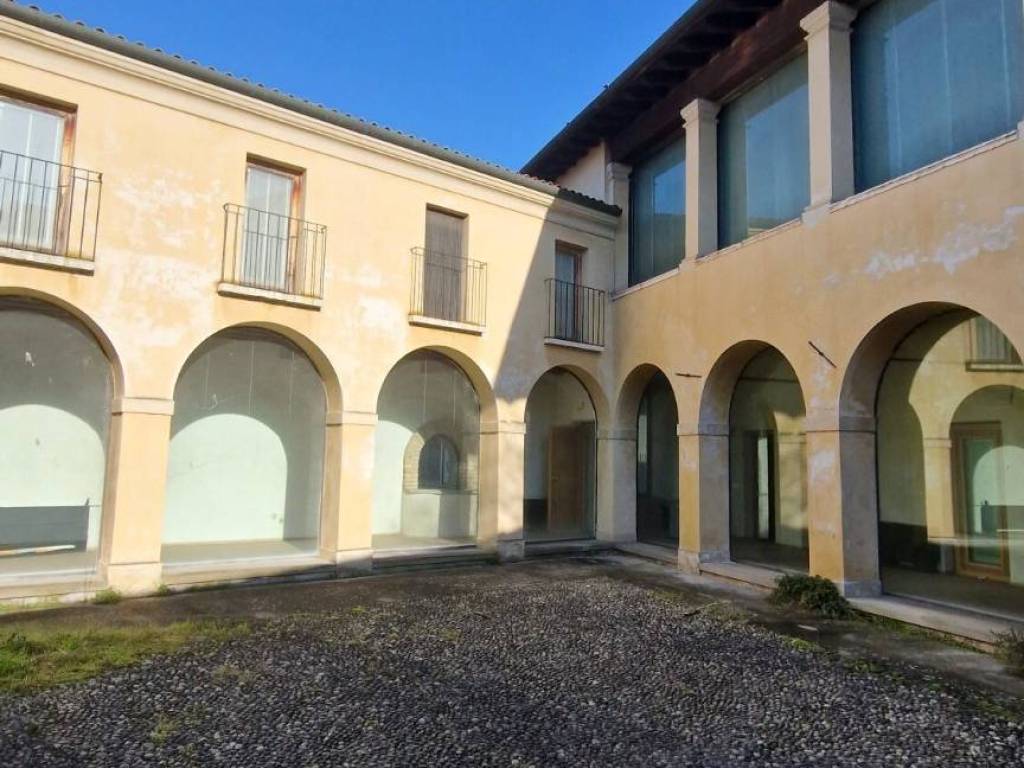 Palazzo / stabile a Castiglione delle stiviere in Via Giuseppe Garibaldi, 41 - Foto 2
