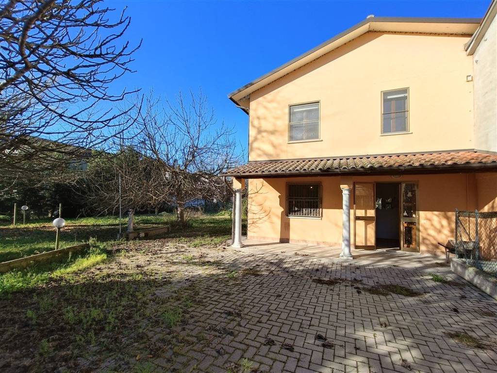Villa a Lugo in Via Bastia, 111 - Foto 2