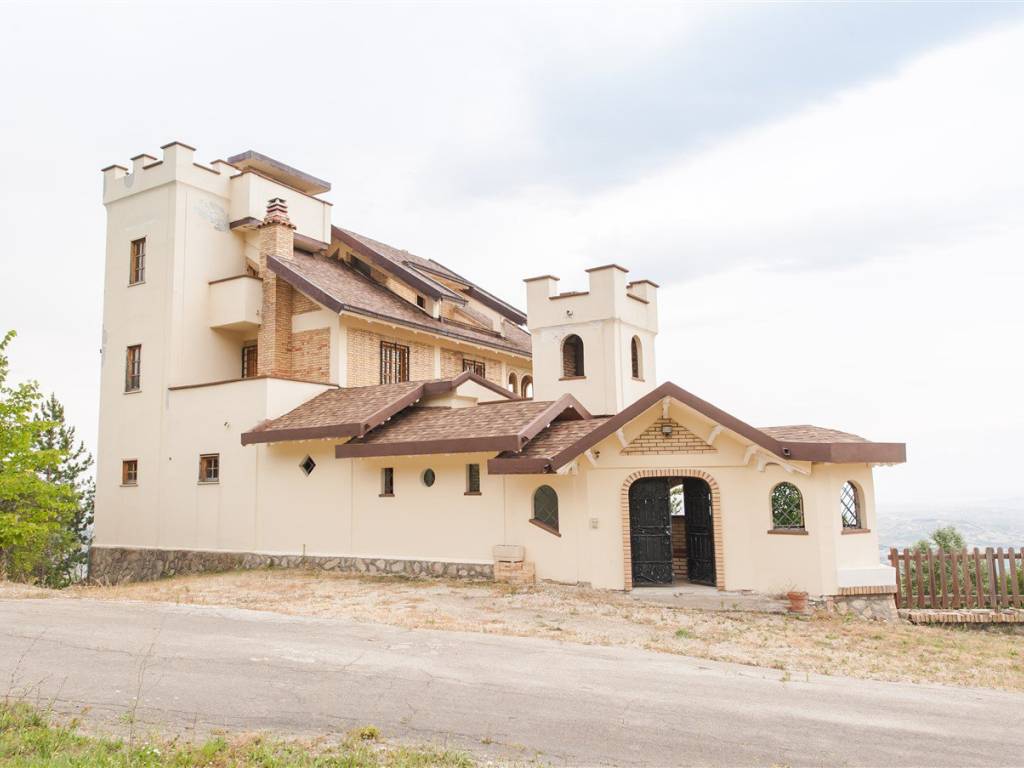 Rustico / casale a Montebello di bertona in Corso Bertona - Foto 3
