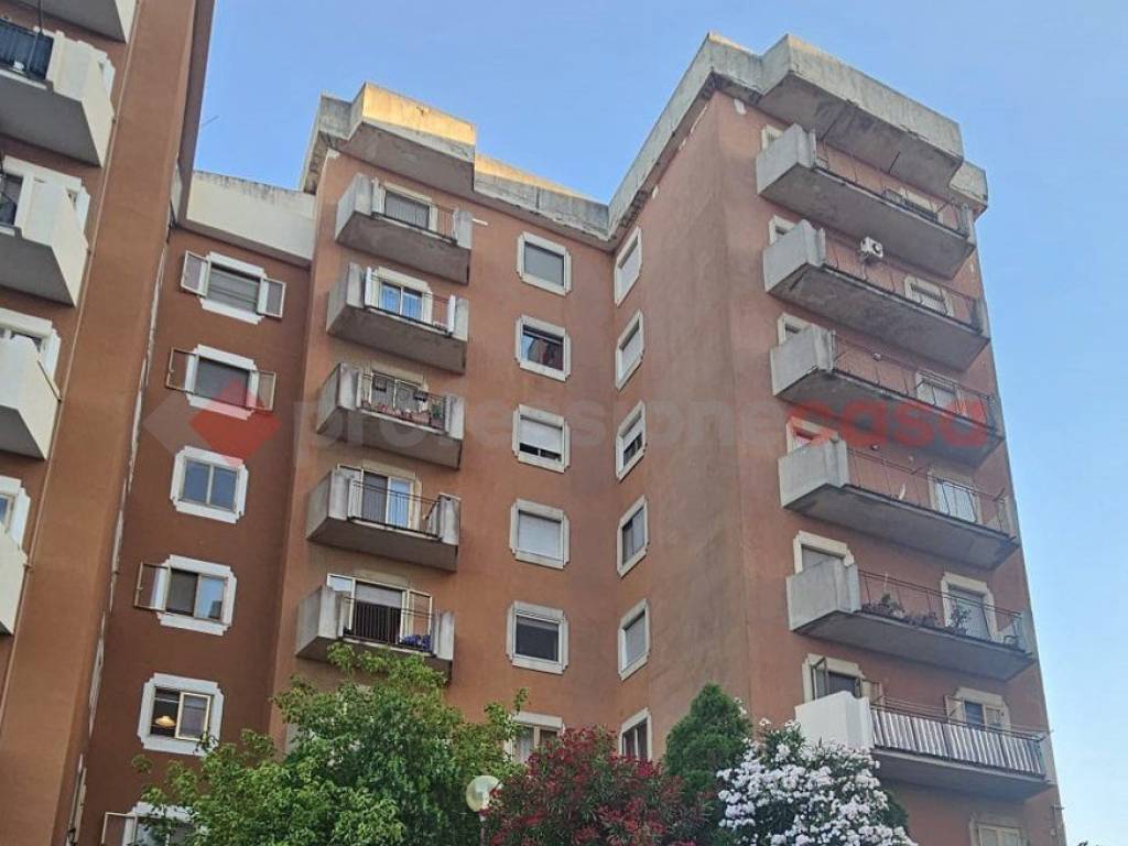 Appartamento a Catanzaro in viale Vincenzo de Filippis, 142 - Foto 2