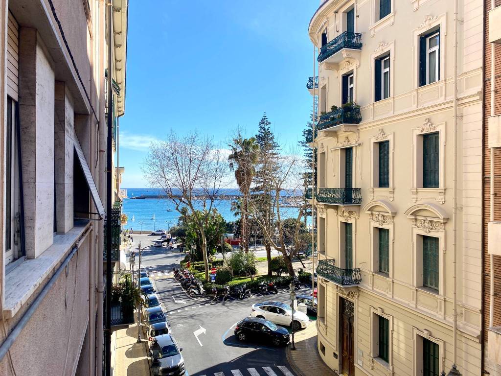 Appartamento a Sanremo in Via Giovanni Ruffini, 7 - Foto 2