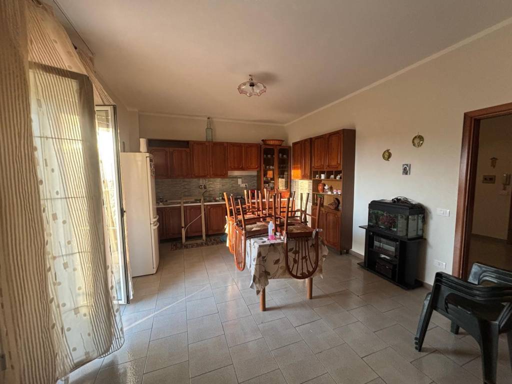 Appartamento a Lamezia terme in Via Salvatore Foderaro, 86 - Foto 2