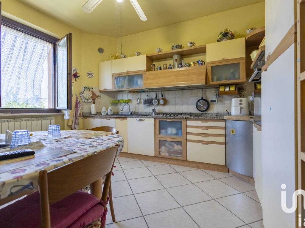 Appartamento a Loreto in Via UGO FOSCOLO - Foto 4