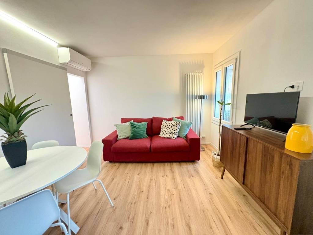 Appartamento a Verona in Vicoletto Cieco Croce di Malta - Foto 4