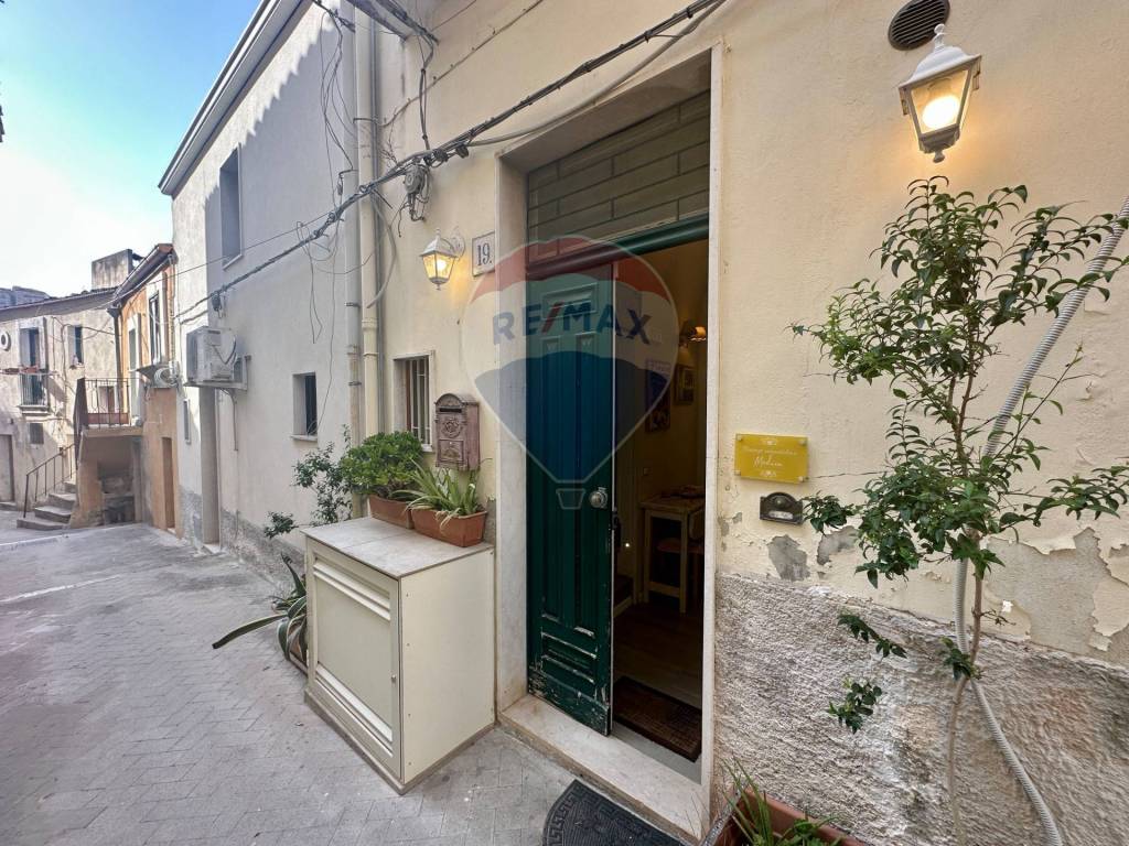 Casa indipendente a Modica in Via Santa Sofia, 19 - Foto 2