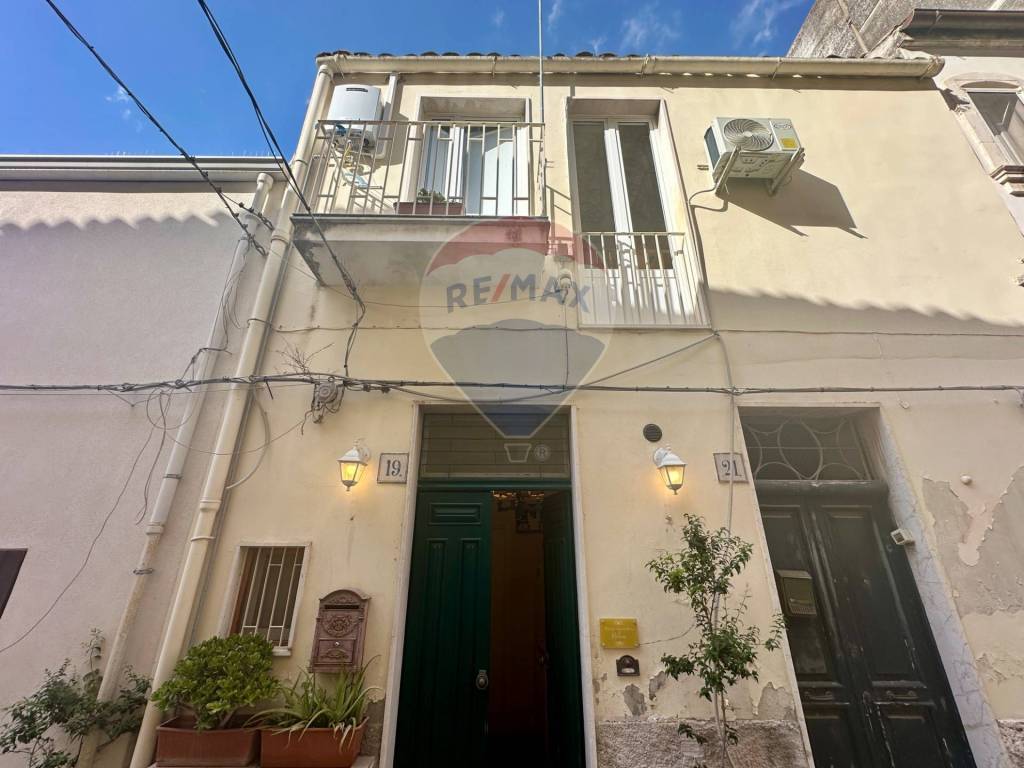 Casa indipendente a Modica in Via Santa Sofia, 19 - Foto 4