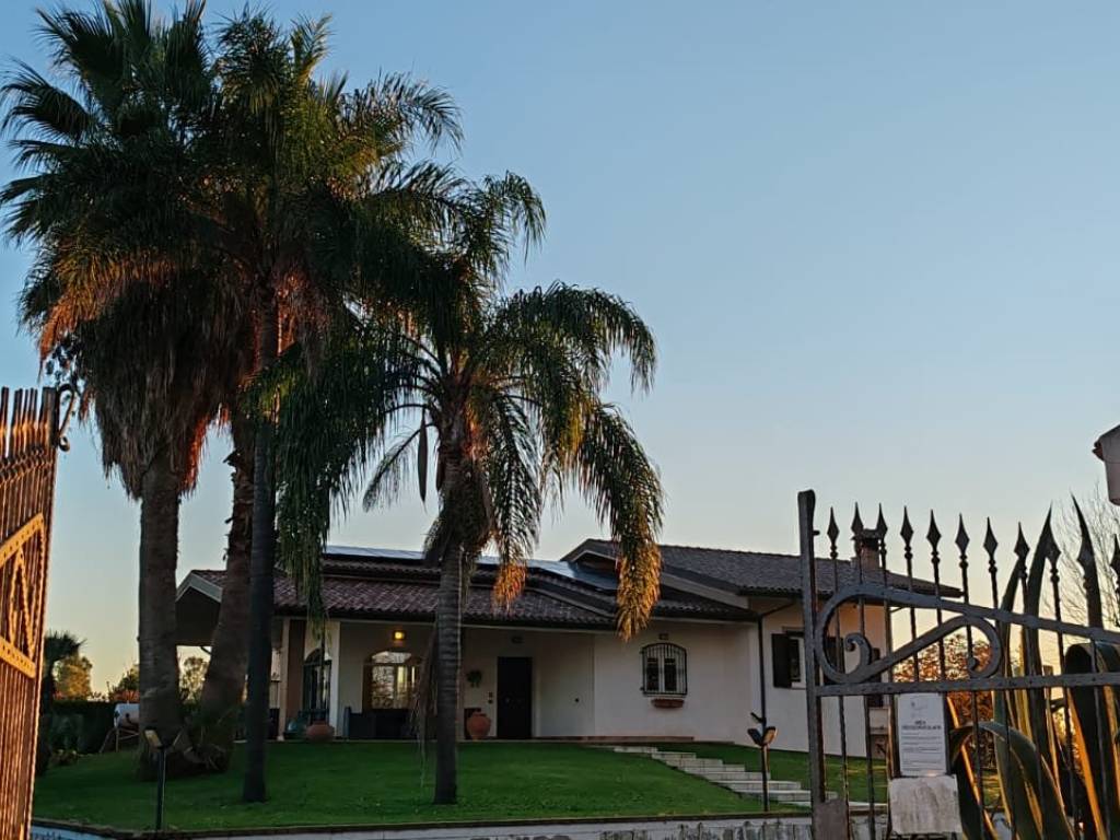 Villa a Cisterna di latina in Via Conca, 42 - Foto 4