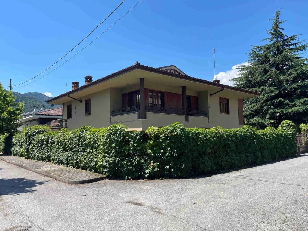 Villa a Dronero in Via Trieste, 10 - Foto 2