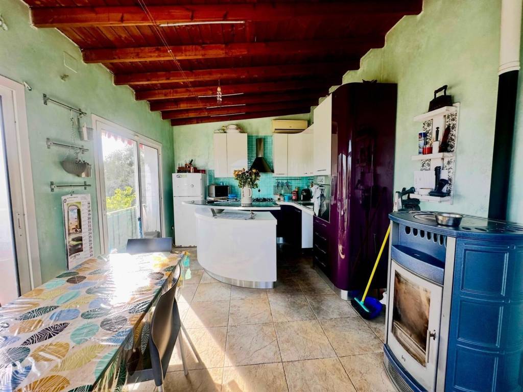 Casa indipendente a Bolano in Via Genova, 189 - Foto 2