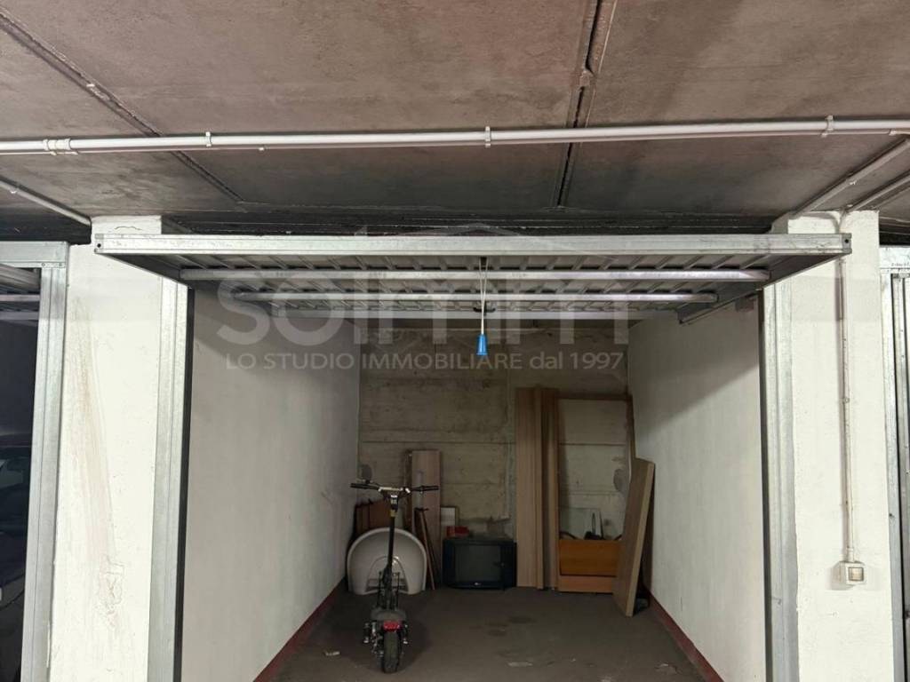 Box / garage a Cagliari in VIA TUVERI, 25 - Foto 4