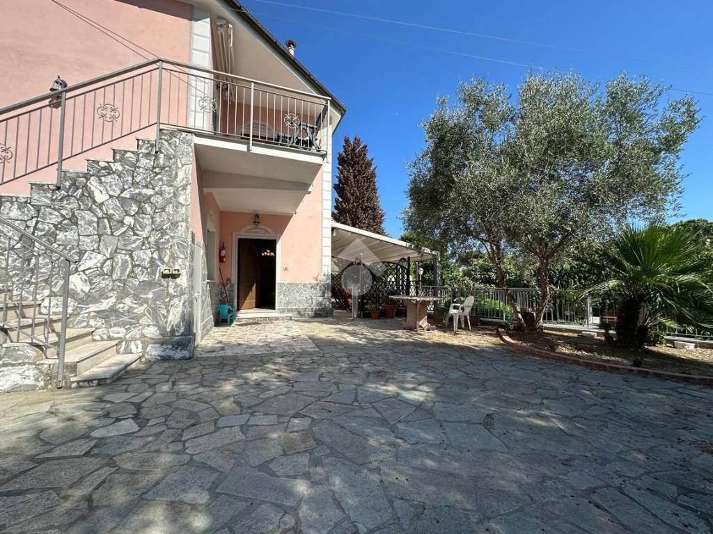 Villa a Andora in Strada della Pineta, 36 - Foto 2
