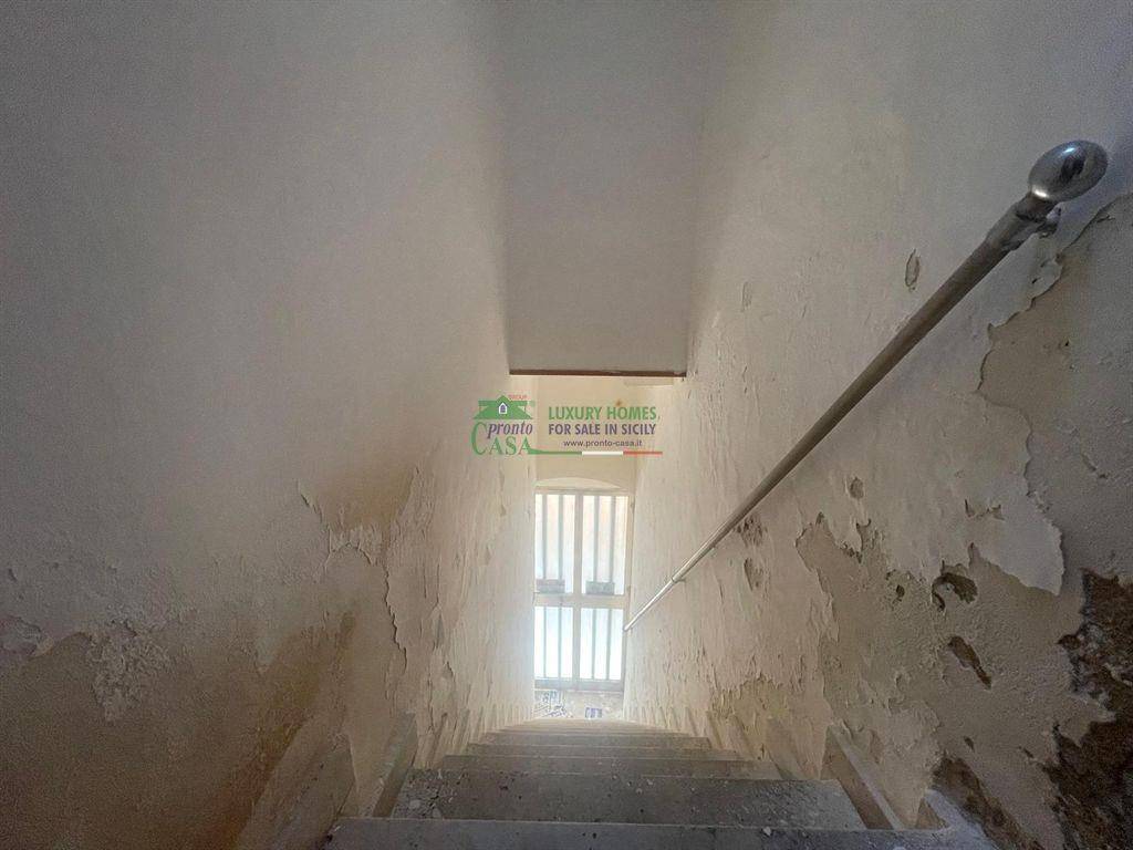Casa indipendente a Chiaramonte gulfi in VIA SER. AMABILE GUASTELLA - Foto 3