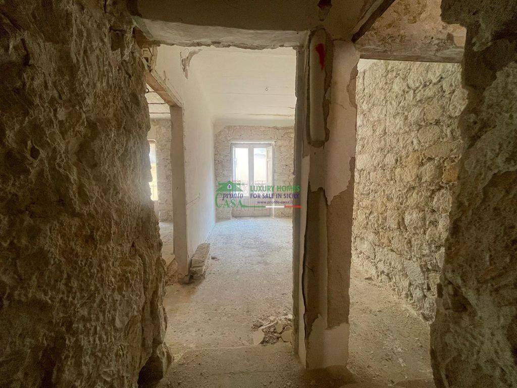 Casa indipendente a Chiaramonte gulfi in VIA SER. AMABILE GUASTELLA - Foto 4