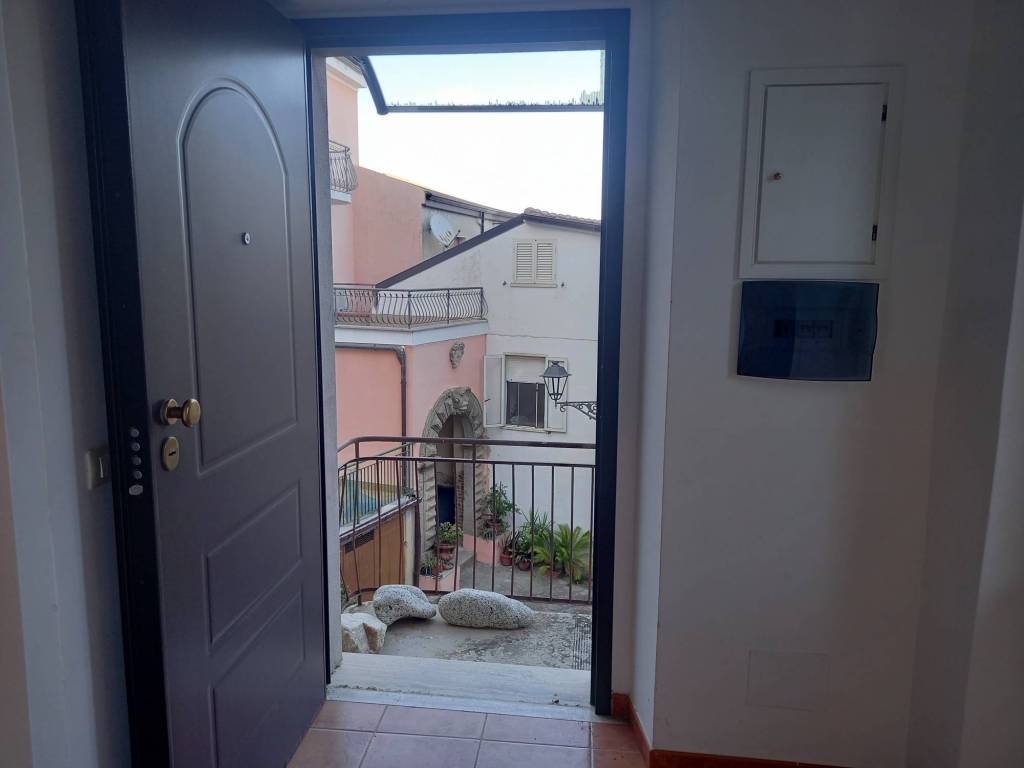 Appartamento a Sant'andrea apostolo dello ionio in Piazza Duca degli Abruzzi - Foto 2