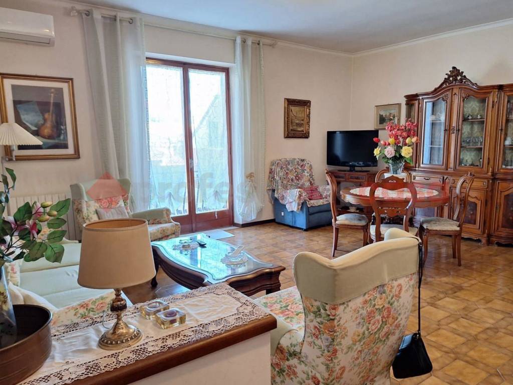 Casa indipendente a Frosinone in Corso Francia, 22 - Foto 2