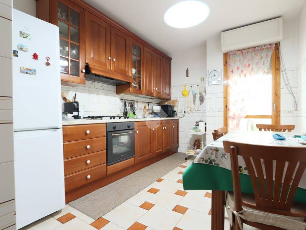 Appartamento a Alba adriatica in Via Duca d'Aosta, 62 - Foto 5