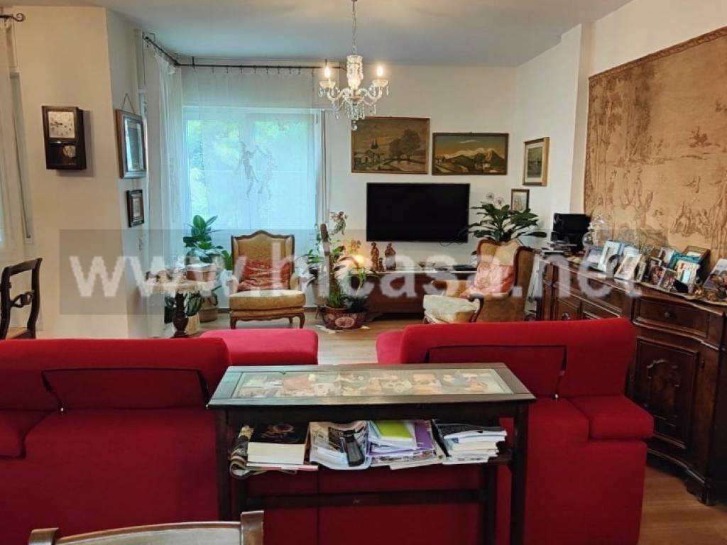 Appartamento a Pesaro in Via Vincenzo Federici - Foto 2